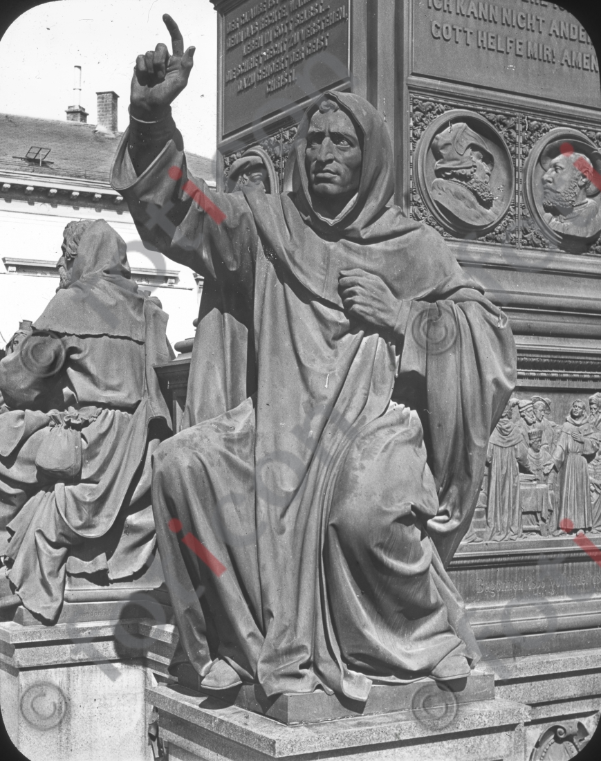Skulptur von Girolamo Savonarola | Sculpture of Girolamo Savonarola - Foto foticon-simon-150-005-sw.jpg | foticon.de - Bilddatenbank für Motive aus Geschichte und Kultur